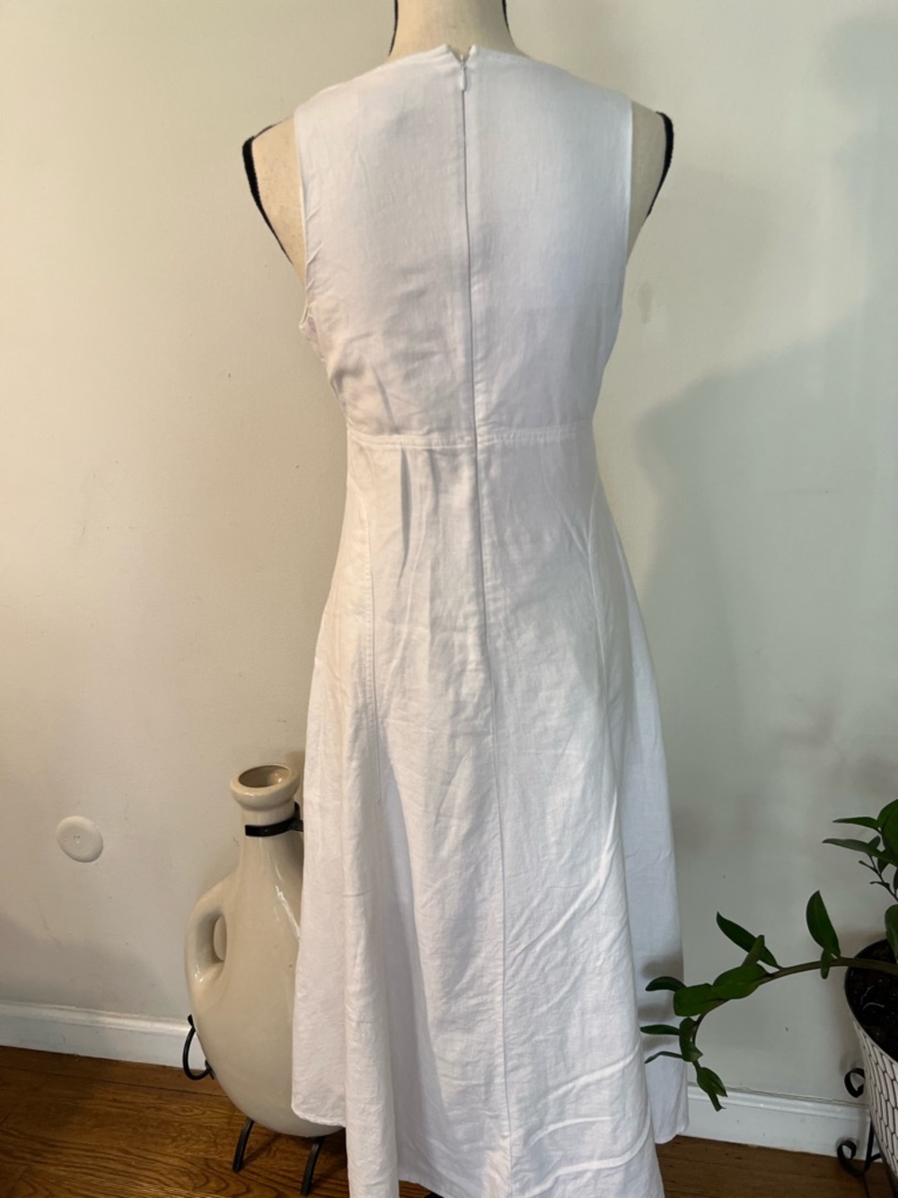 Banana Republic White V-Neck Midi Dress - Picture 13 of 16